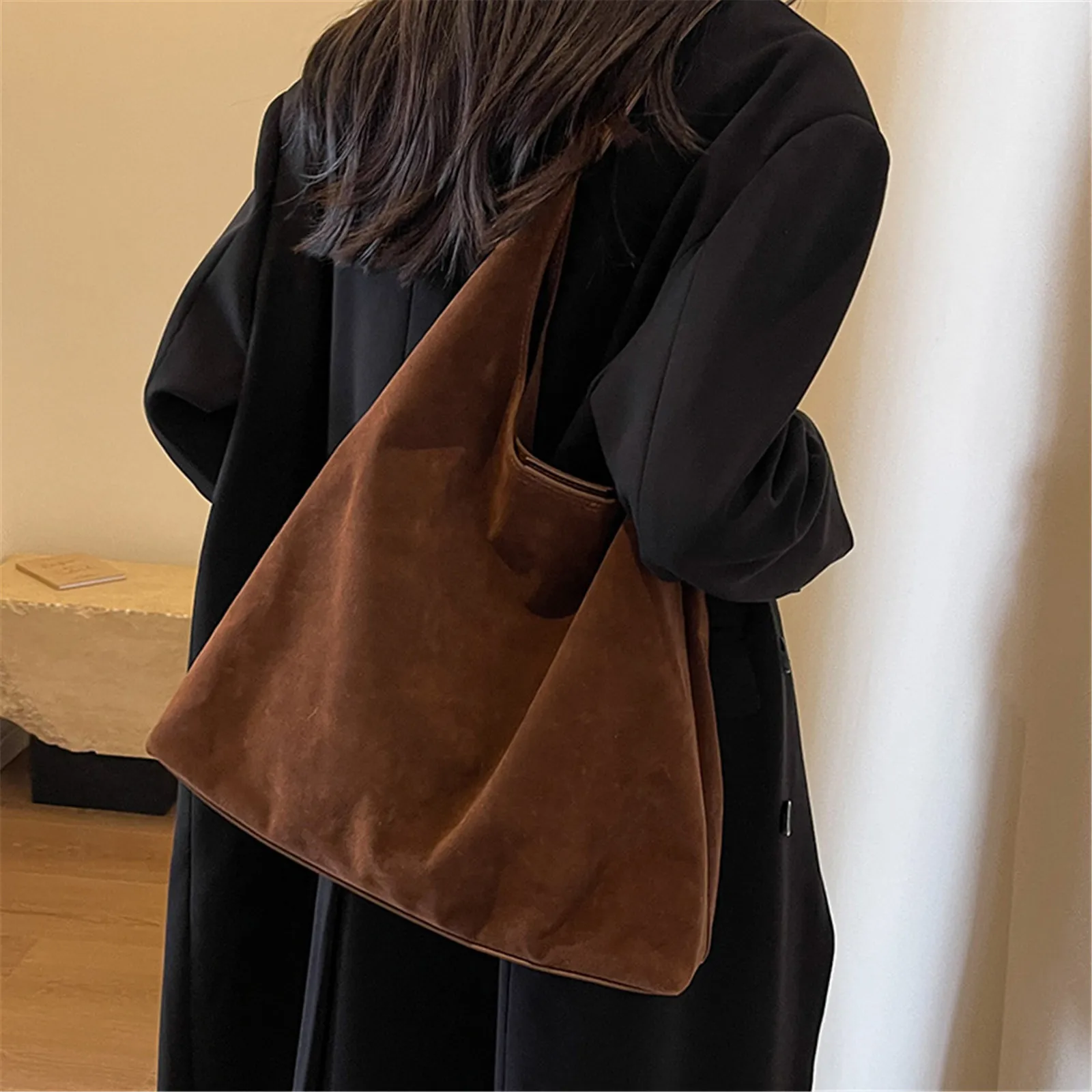 Retro Suede Fabric Women Tote Bag Fashion Underarm Bag Large Capacity Soft Leather Shoulder Bag Casual Portable Shopping Handbag