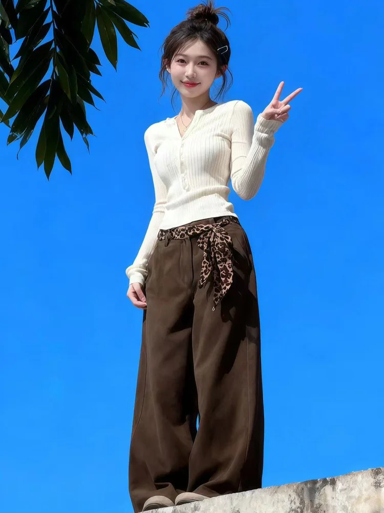 

Корейский мягкий белый вязаный свитер с открытым воротником для женщин, приталенный, для ношения как под одежду, так и поверх нее, подходит для осени и зимы