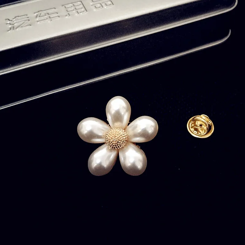 Simple Imitation Full Pearl Flower Brooch for Women Pins Luxury Women Clothing Jewelry Accessories Wedding Jewelry Gifts