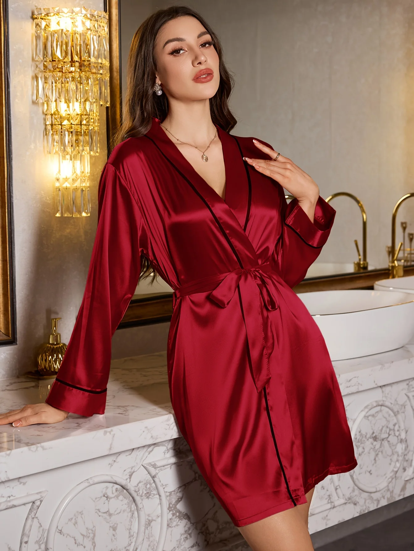 1 Women's Elegant Romantic Short Nightgown, Solid Color Soft Silk Pajamas, Cool and Comfortable Belted Robe, Essential for Home