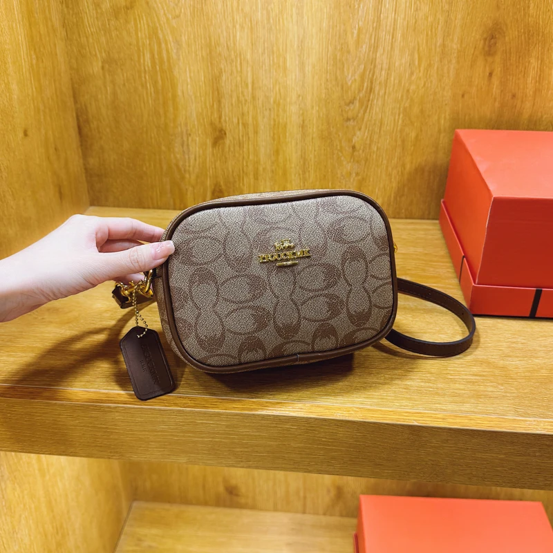 

Luxury Minimalist Paris Designer Bag - Retro Crossbody Purse With Unique Letter Logo & Premium Leather Material