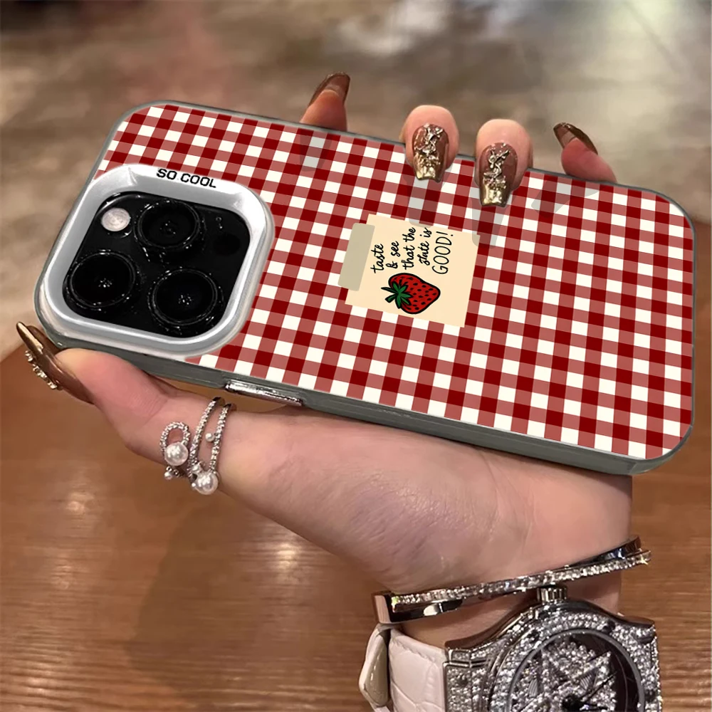 Niedliche Erdbeer-Karo-Hülle für iPhone 16 17 15 Pro Max Hüllen iPhone 17 11 12 13 ProMax 14 15 16 Plus 8 XS XR Stoßfeste Schutzhüllen – Detail 3