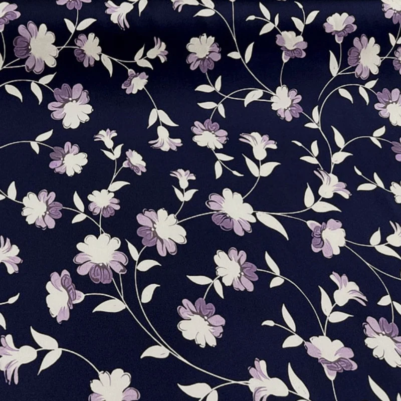 

1 метр, 95% шелк шелковицы, 5% спандекс, 20 мам, тяжелая шелковая ткань, темно-синие цветы, принт, 136 см, ширина 53 дюйма по дворам, XL295