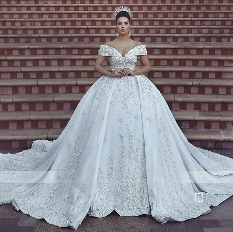 

Customzied Luxury Arabic Off Shoulder Wedding Dress Appliques Lace Beaded Bridal Gowns with 3D Flowers Robe De Mariage