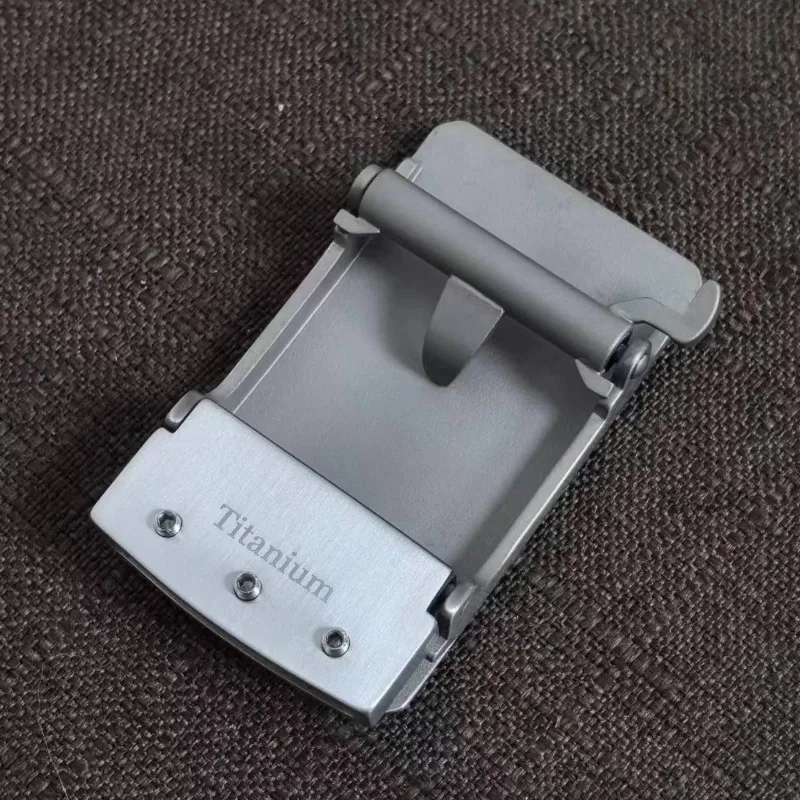 35/38 مللي متر التيتانيوم النقي بلا أسنان السيارات مشبك رئيس غير قابل للصدأ حزام رجالي مشبك تنوعا ومكرر مسننة الزناد مشبك 40 مللي متر