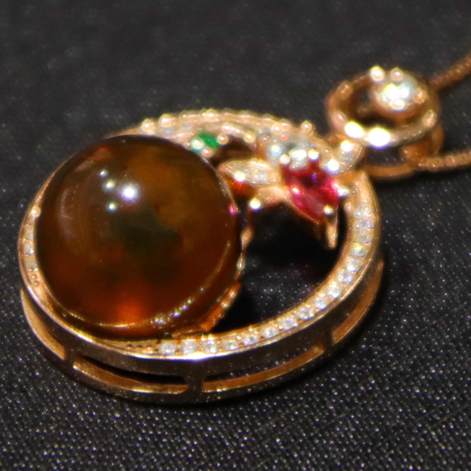 Naturalny meksykański niebieski bursztynowy wisiorek 12mm okrągły koralik wzór wieniec kwiatowy biżuteria ze srebra próby 925