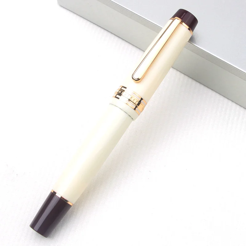 

Лимитированная серия перьевых ручек Yongsheng 630 Ivory White Resin Piston с пером Iraurita №8, колпачком цвета бургунди и серебряным зажимом. Премиум-класс.