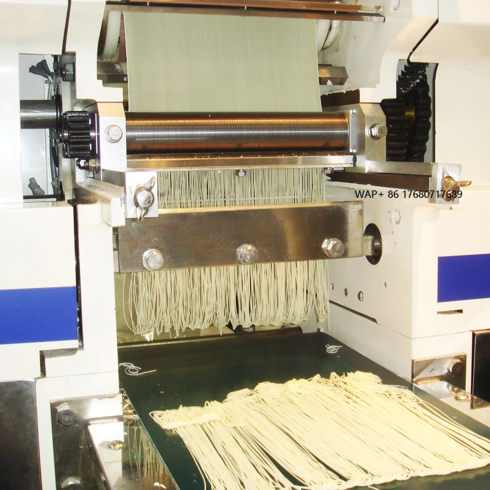 Factory Direct Sales China Factory Supply Handle Roller Fried Noodle Press and Cutter Machine