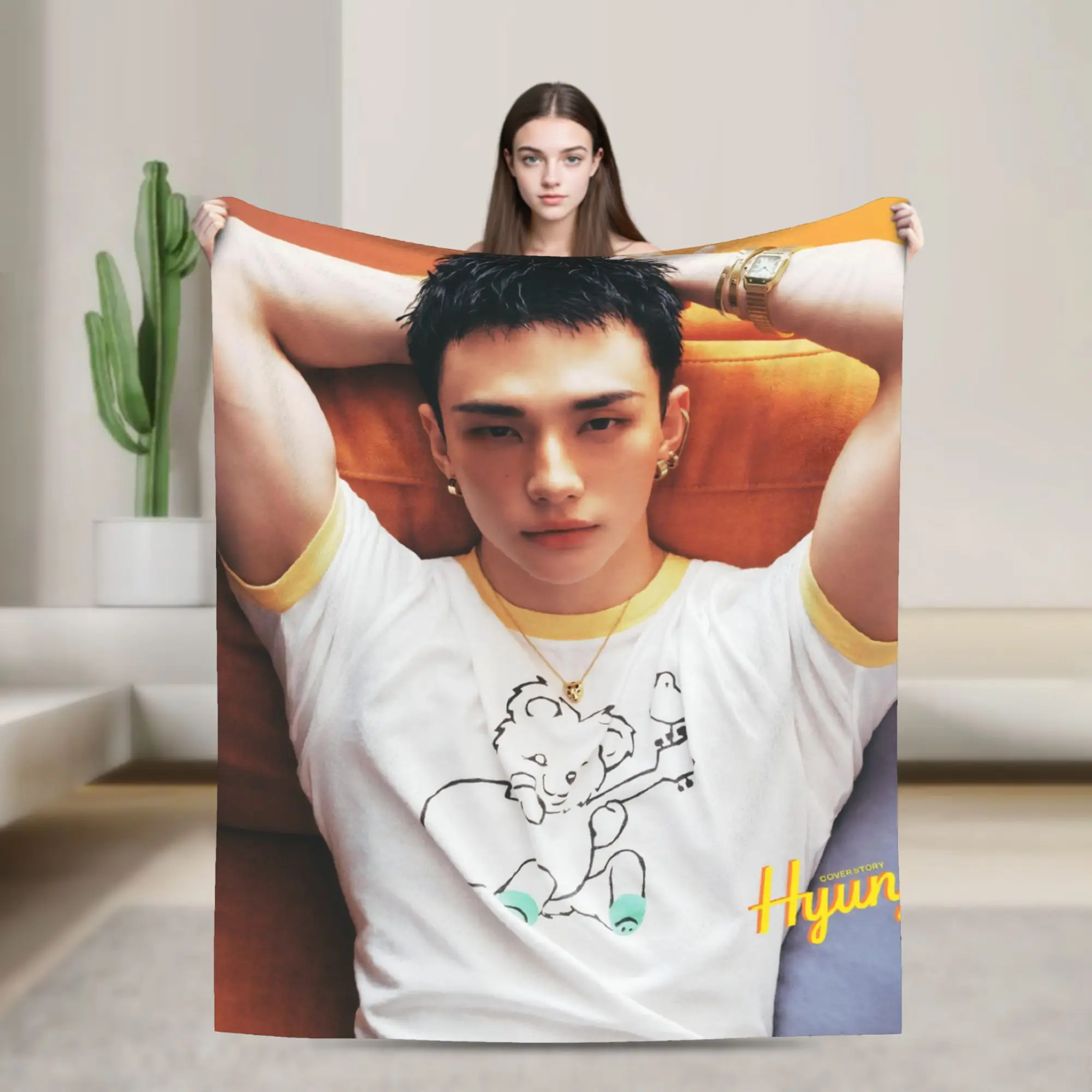 Hyunjin Kpop Idol Blanket Korean Star Fuzzy Vintage Breathable Throw Blanket for Bedspread Spring Autumn