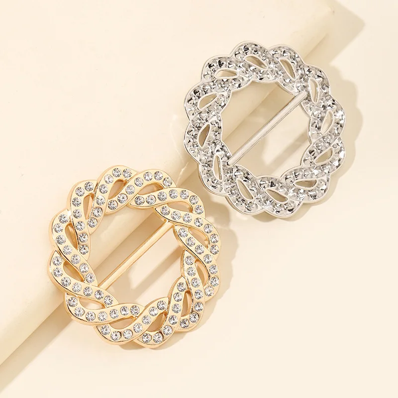 

Elegant Women's Alloy and Rhinestone Hollowed-Out Rotating Flower Brooch Fashionable Party Accessory for Hijab gift Idea