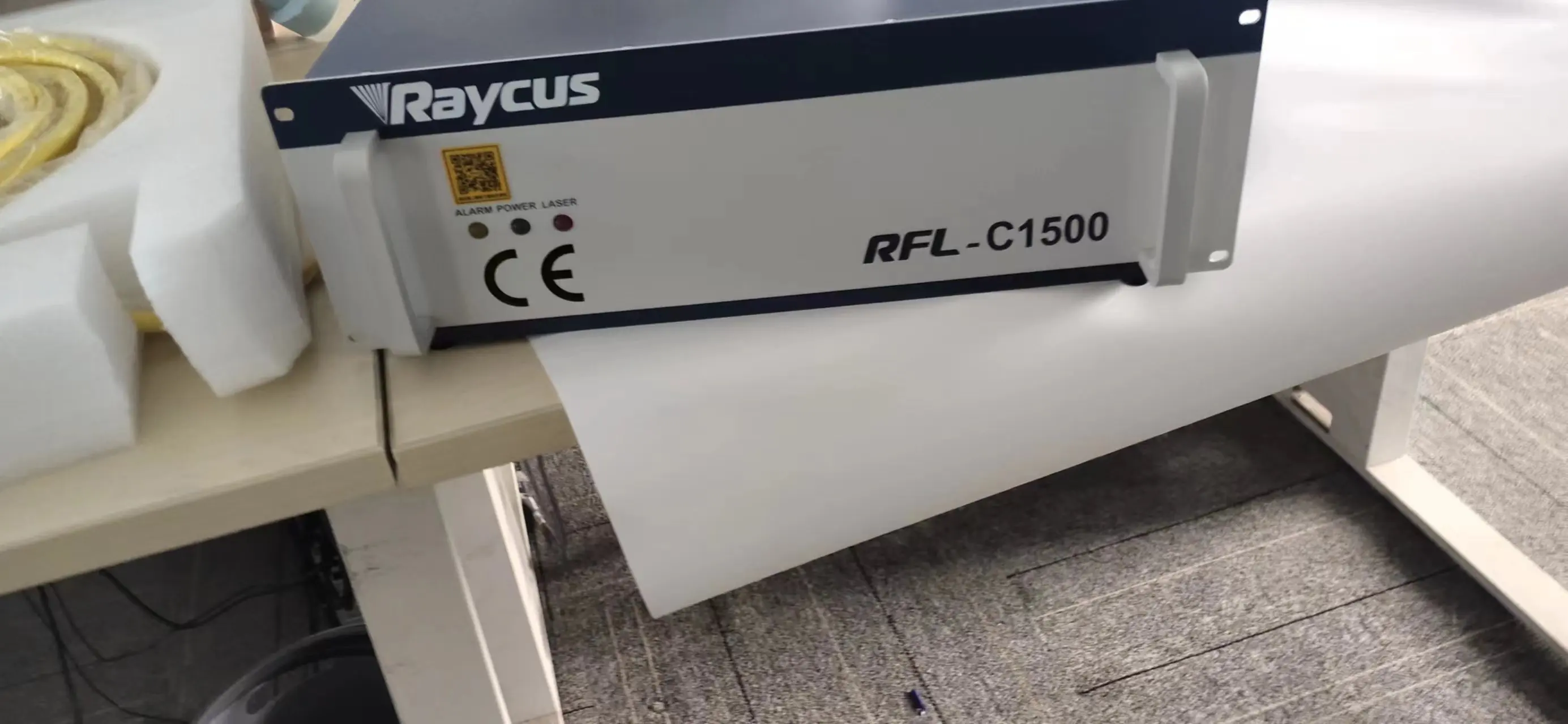 RFL-C1500 Raycus 1500W High Power CW Fiber Laser Source for Metal Cutting and Welding