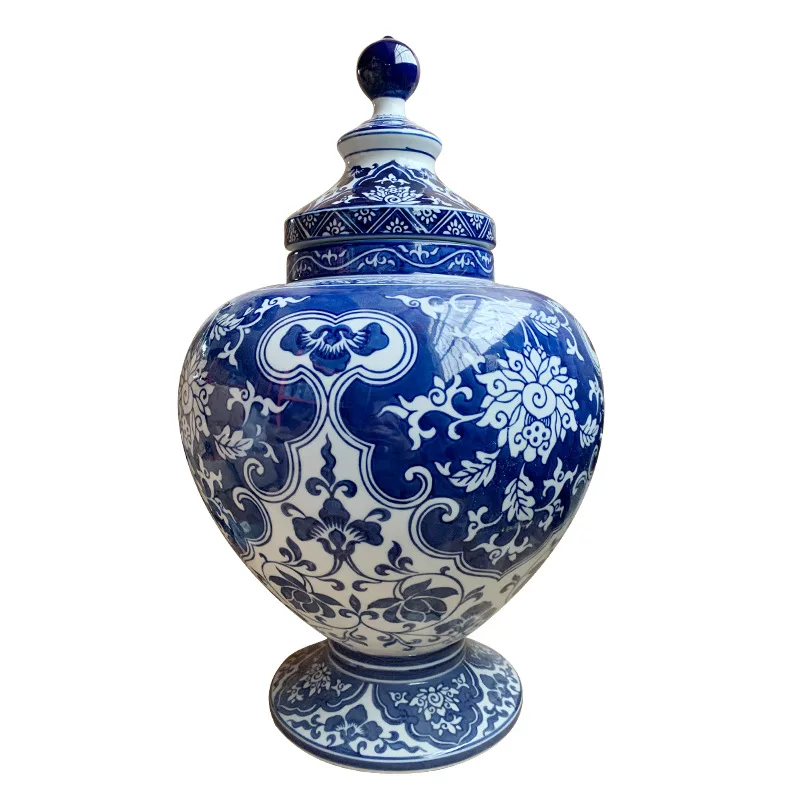 Ceramic ornaments, Chinese decorative blue and white porcelain vase storage jarsc
