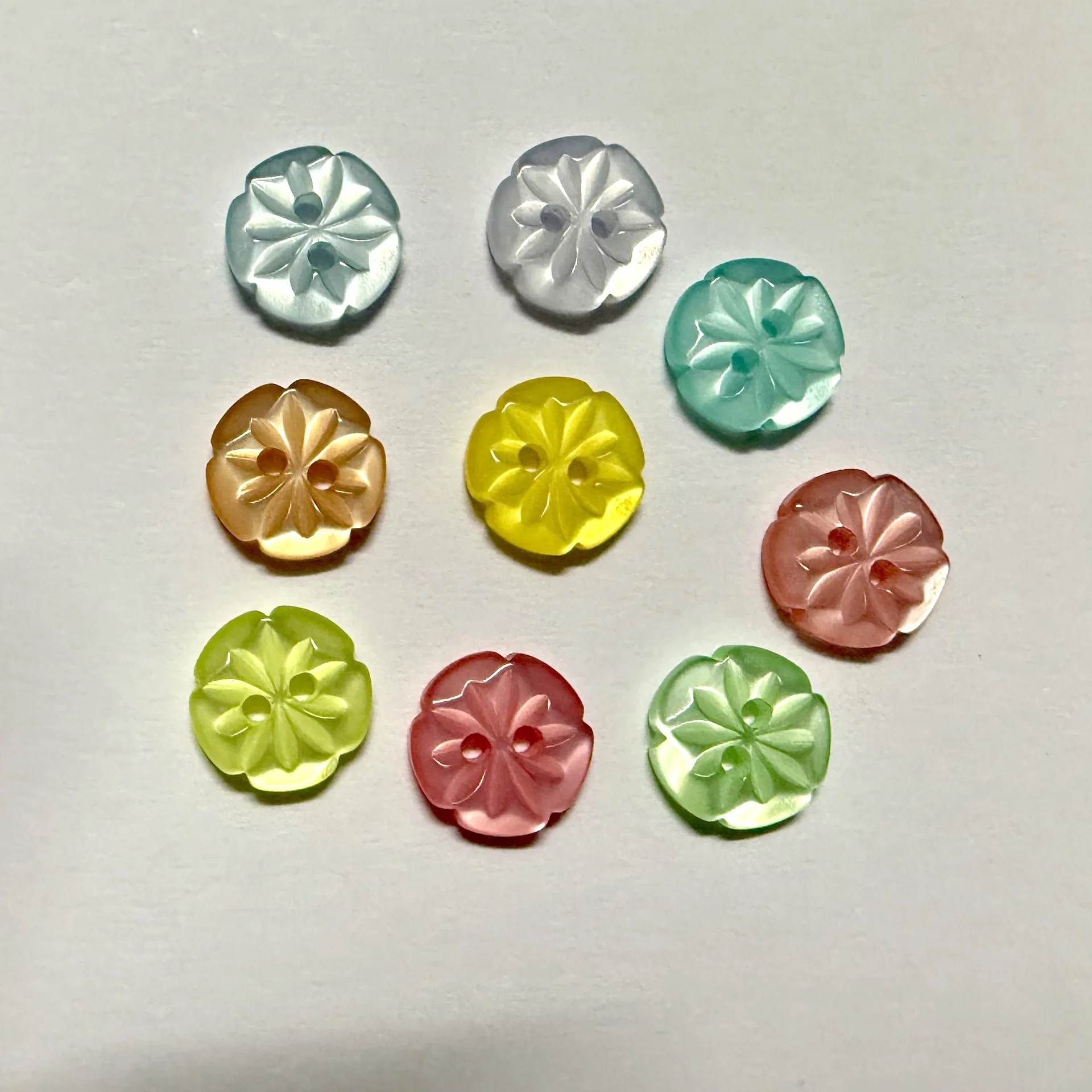 10pcs Macaron Color Plum Blossom 2-hole Resin Buttons Decor Accessories for Shirts Sweater Cardigan Garment Sewing Supplies