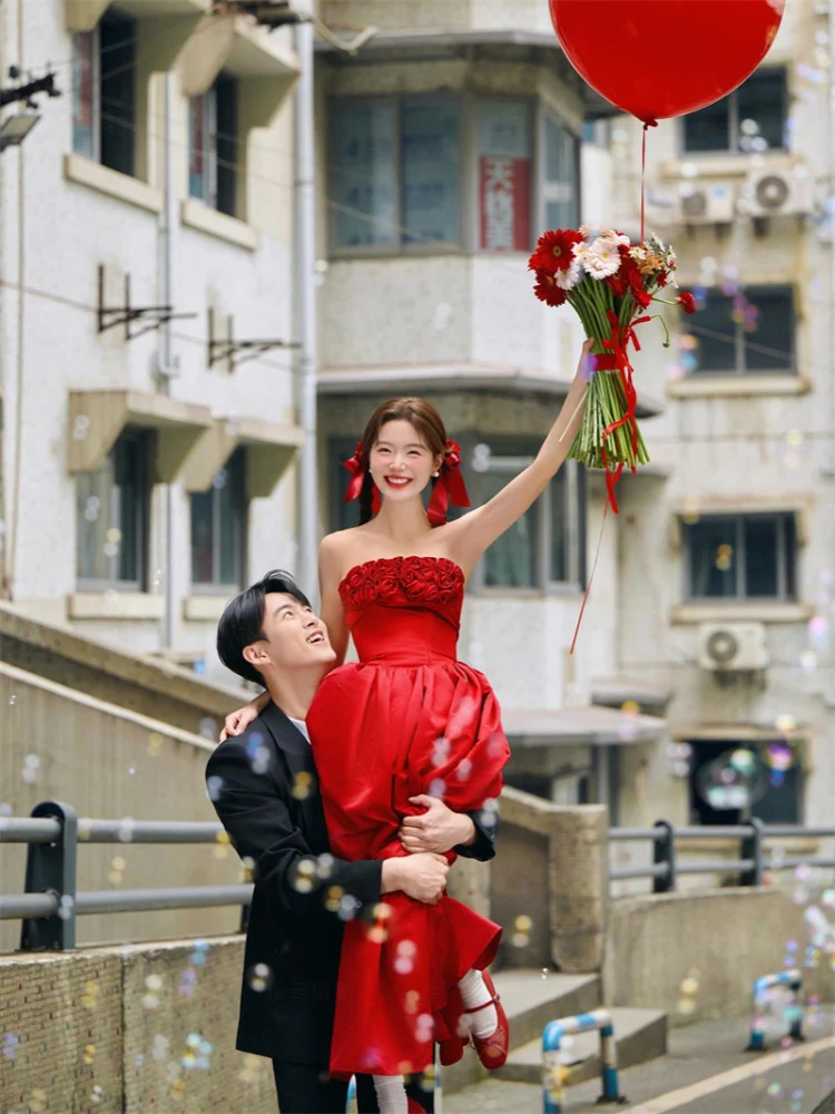 

Red Bridal Gown with Strapl Design Studio Photoaphy Wedding Dr for Engagement And Honeymoon Couples Photo oot