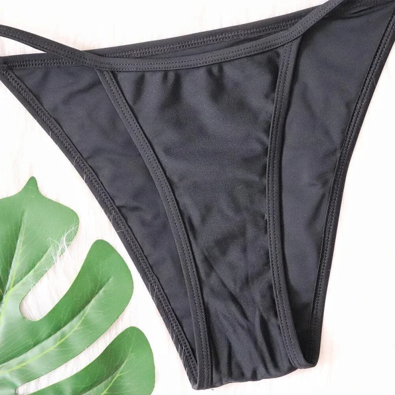 Bikini Accessori in metallo Costume da bagno scavato Costume da bagno da donna con top a tubo in puro colore