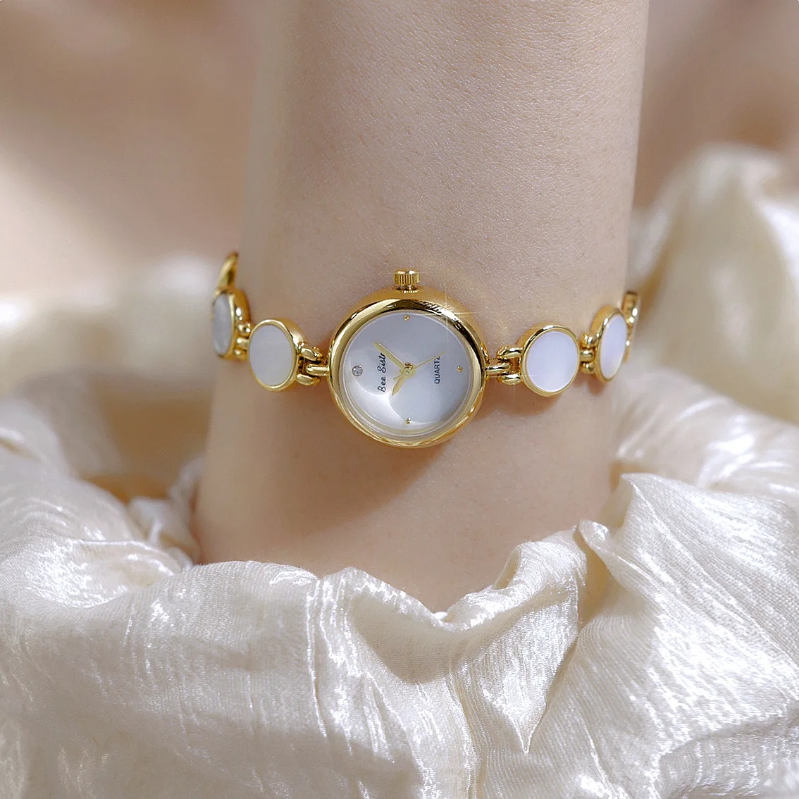 Novas senhoras relógios moda luxo cor natural escudo high-end temperamento circular dial quartzo feminino para relógio pulseira presente