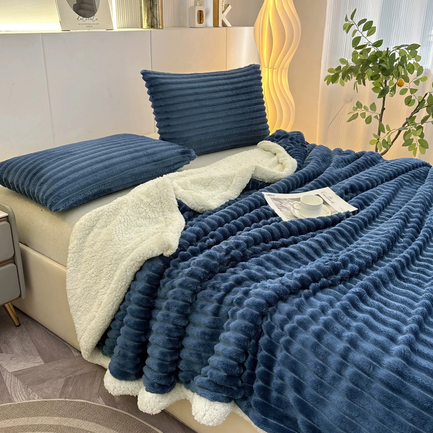 New Artificial Rabbit Plush Autumn Warm Blankets for Beds Soft Coral Fleece Sofa Throw Blanket Comfortable Thicken Bed Sheet ﻿