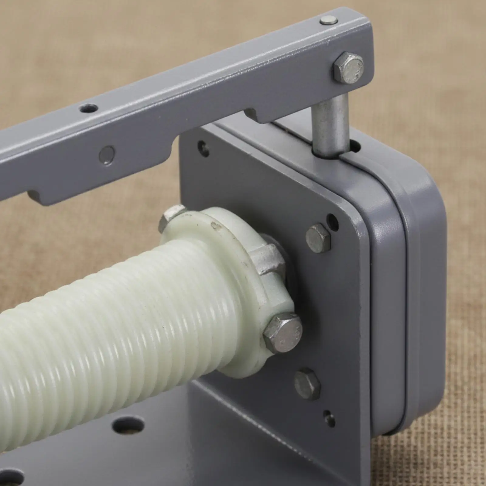 

Эффективная ручная лебедка-катушка для пленки теплиц, многофункциональное металлическое устройство для утиных домиков