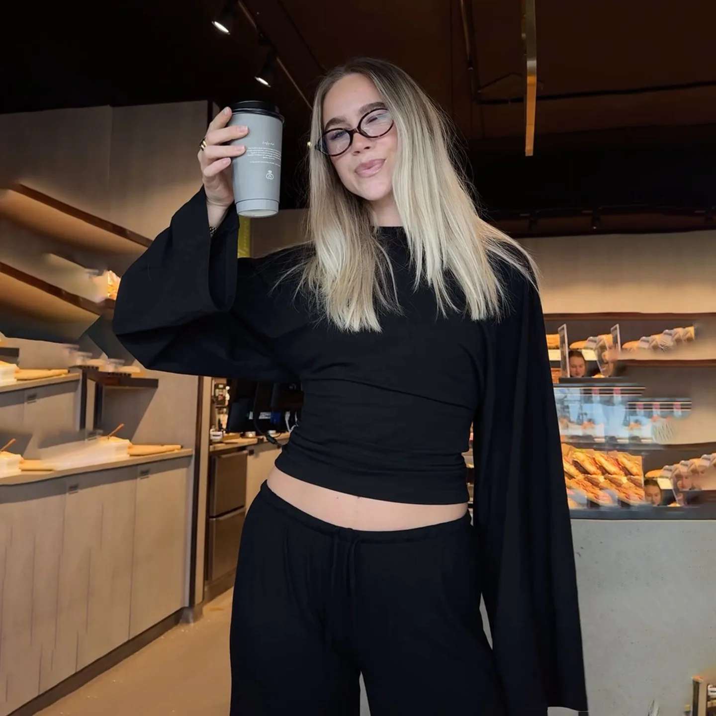 Elegante Effen Losse Basic Crop Tops Mode Vrouwen Geplooide O-hals Herfst Lange Mouw T-shirts Casual Pendelen 2025 Truien Tees