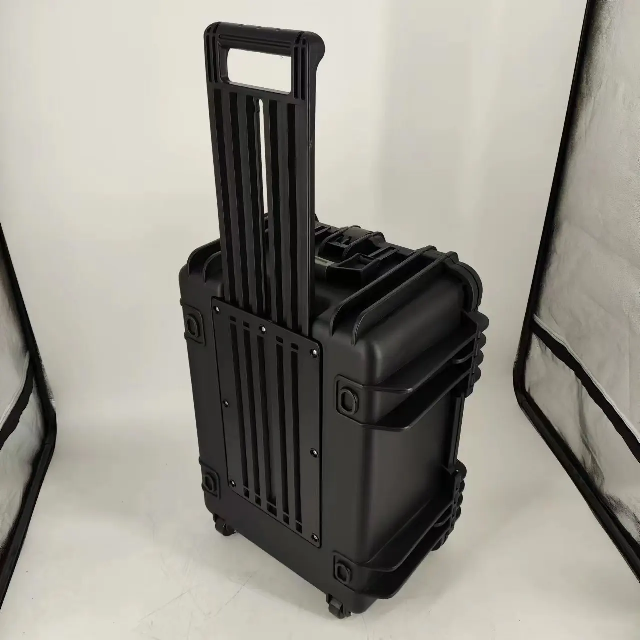 DPC128 High Quality Hard Plastic Waterproof Equipment Safety Protective Tool Case With Pull Rod And Roller