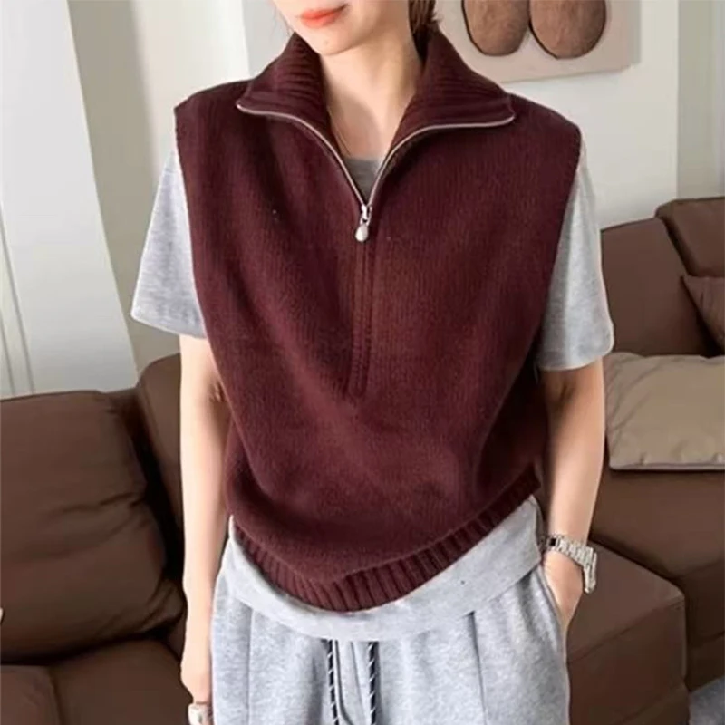 سترة بدون أكمام فضفاضة منسوجة على الطراز القديم مع نصف سحاب أنيق على الكتف من أجل طبقات أنيقة ومظهر مضاد للشيخوخة