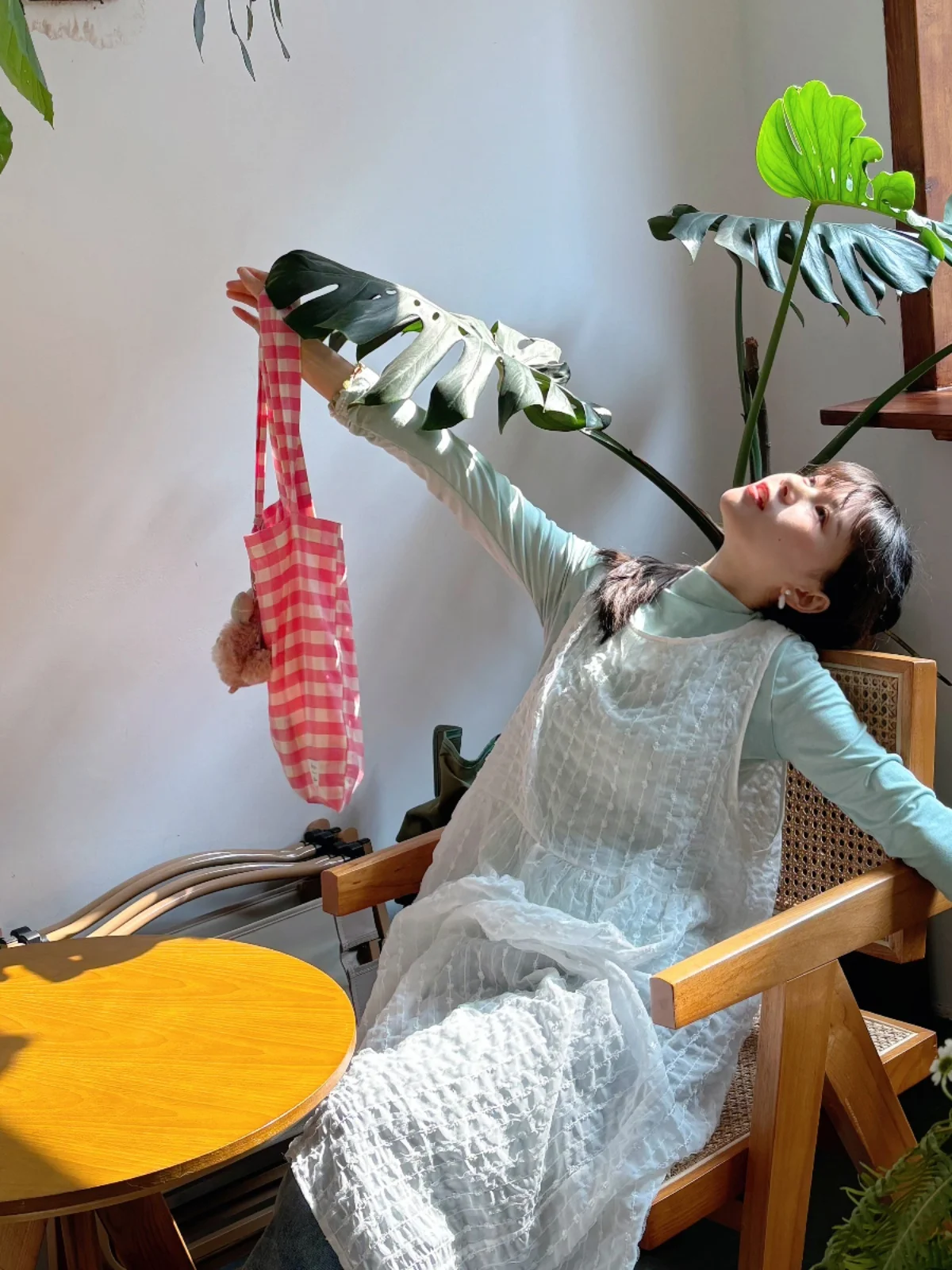 Vestido Longo em Camadas Estilo Coreano com Manga Longa e Decote em A, Verde Menta, com Renda Frontal e Traseira, Fresco e An...