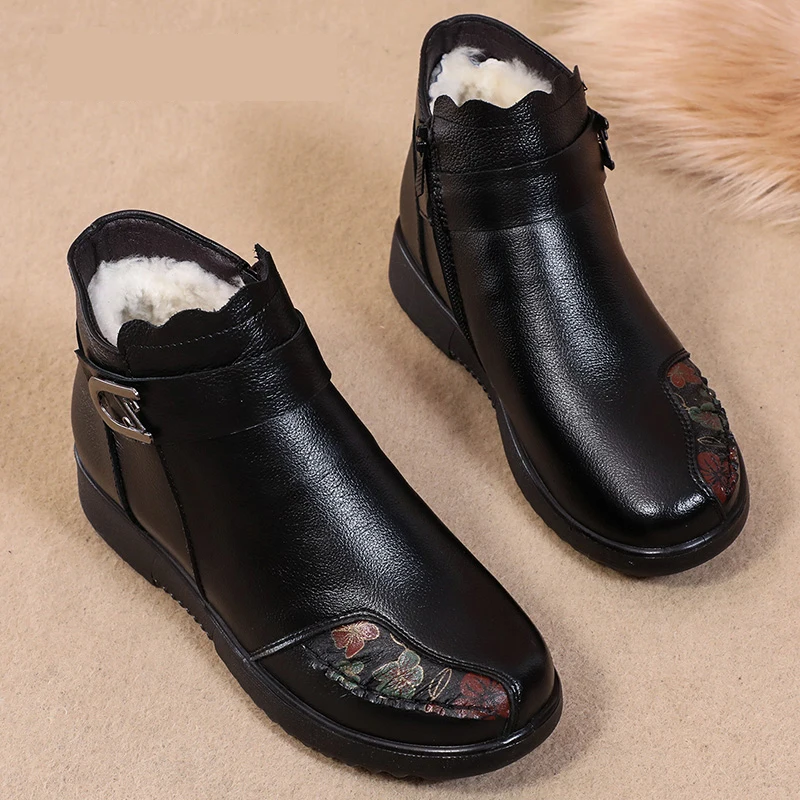 Short Boots: Women's winter 2024 Ankle Boots, Leather Plush Warm Boots, Women's Winter Mom Thick Short Boots