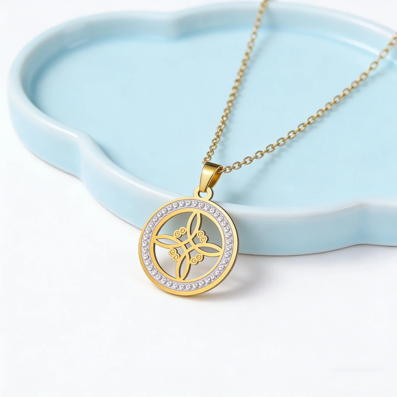Modische Hexenknoten-Halskette, keltisch-irische runde Anhänger-Halskette mit Strass, Schlüsselbeinkette für Damen, Glücksbringer-Schmuck, Partygeschenk