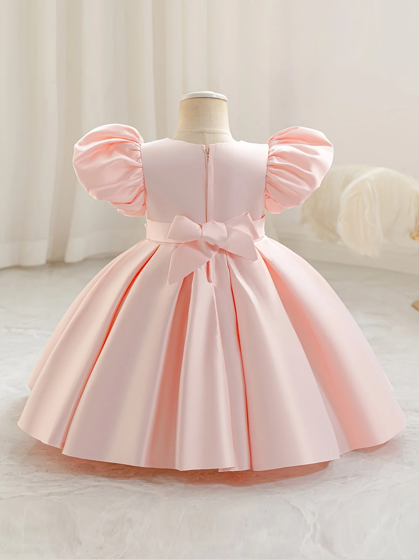 Geburtstagskleid, Babykleid, Einjähriges-Prinzessinnenkleid, Satinkleid, Schleife, Stilvolles Prinzessinnenkleid, Partykleid, Halloween – Detail 2