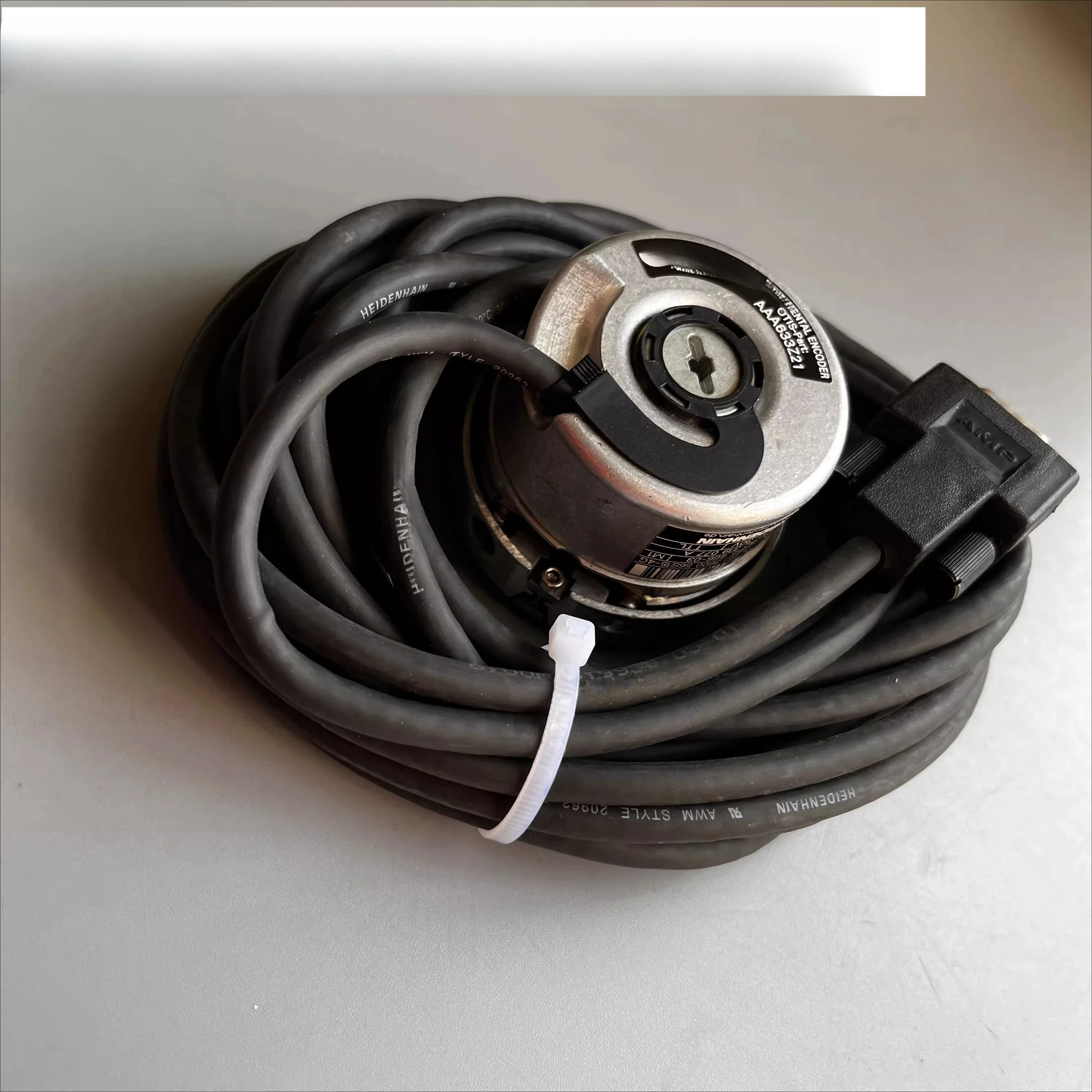 

Кодировщик аксессуаров для лифтов AAA633Z21/AA633Z1 новый оригинал