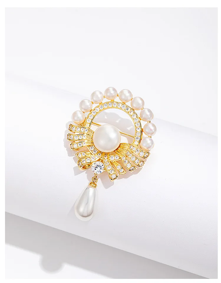 Vintage Palace Style Teardrop Baroque Pearl Brooches Pins for Men's Women's Pins Corsage Suit Coat Accessories