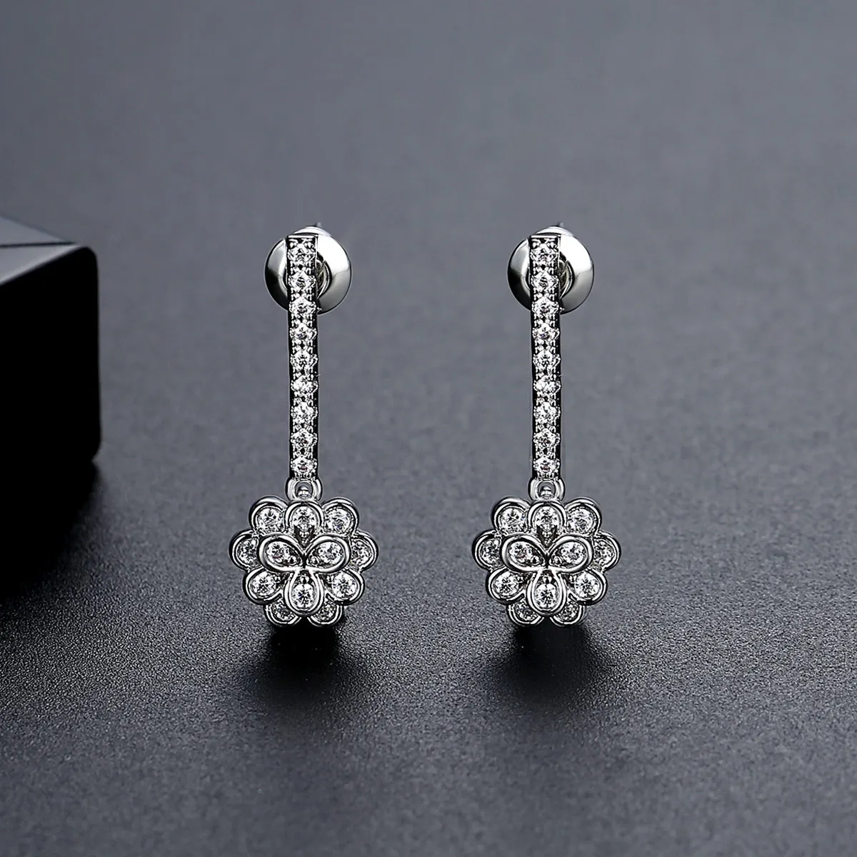 LUOTEEMI Zircon Round Bling Bling Flower for Women Fashion Hot Trendy Rhodium Plated Long Earrings Wedding drop Earring