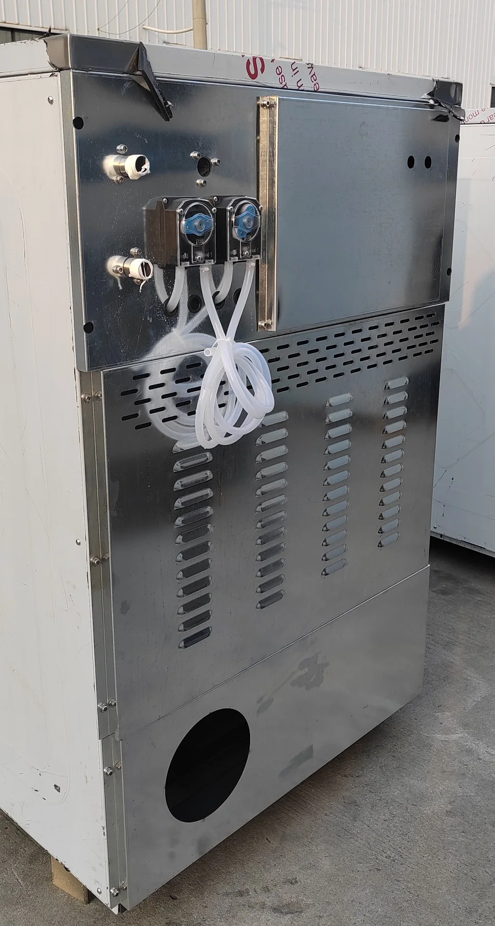 China MKN Coin Operated Fully Commercial Washing Machine Cloth Washer Equipment