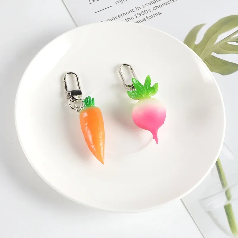 Mini Simulation Carrot Keychain Creative Fashion Vegetable White Radish Photography Model Small Fresh Car Bag Pendant Gift Women