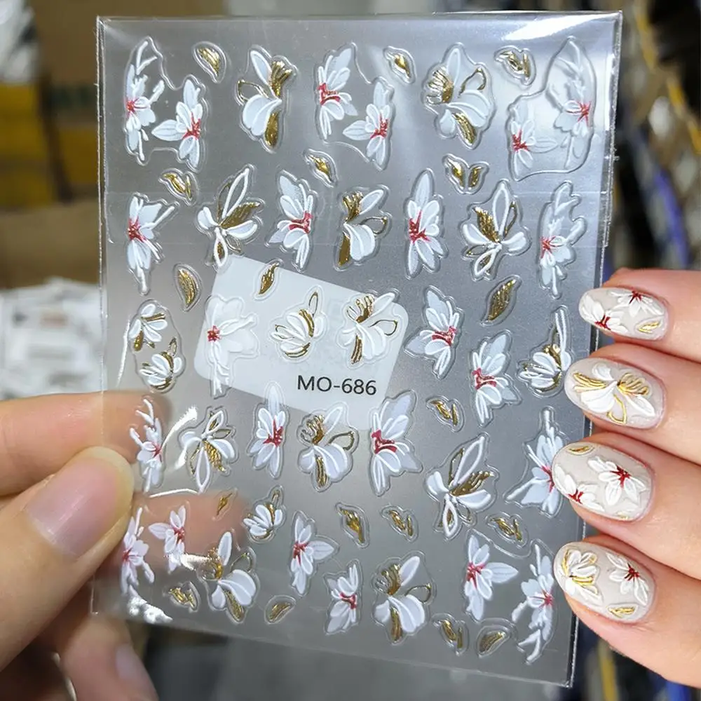 1 Stuks 5D Reliëf Wit & Goud Bloem Nail Stickers Gouden Lijnen Sakura Bloemblaadjes Zelfklevende Nail Decals Retro bloemen Manicure Slider