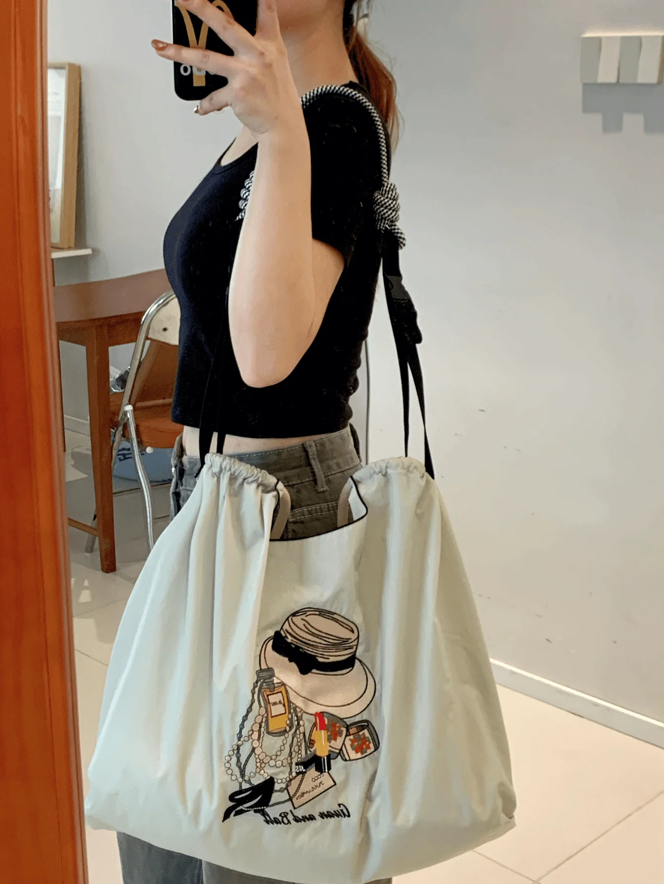 Nova bolsa de ombro feminina, sacola de compras bordada estilo japonês, padrão moderno, sacola de grande capacidade, dobrável e fácil de armazenar, adequada para compras, lazer, festas de férias, presentes surpresa