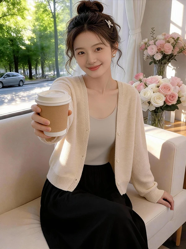 

Lightweight Breathable Short Cardigan Women's Fashion Casual Versatile Spring Summer Knitted V-neck Sleeve Long Commute Style