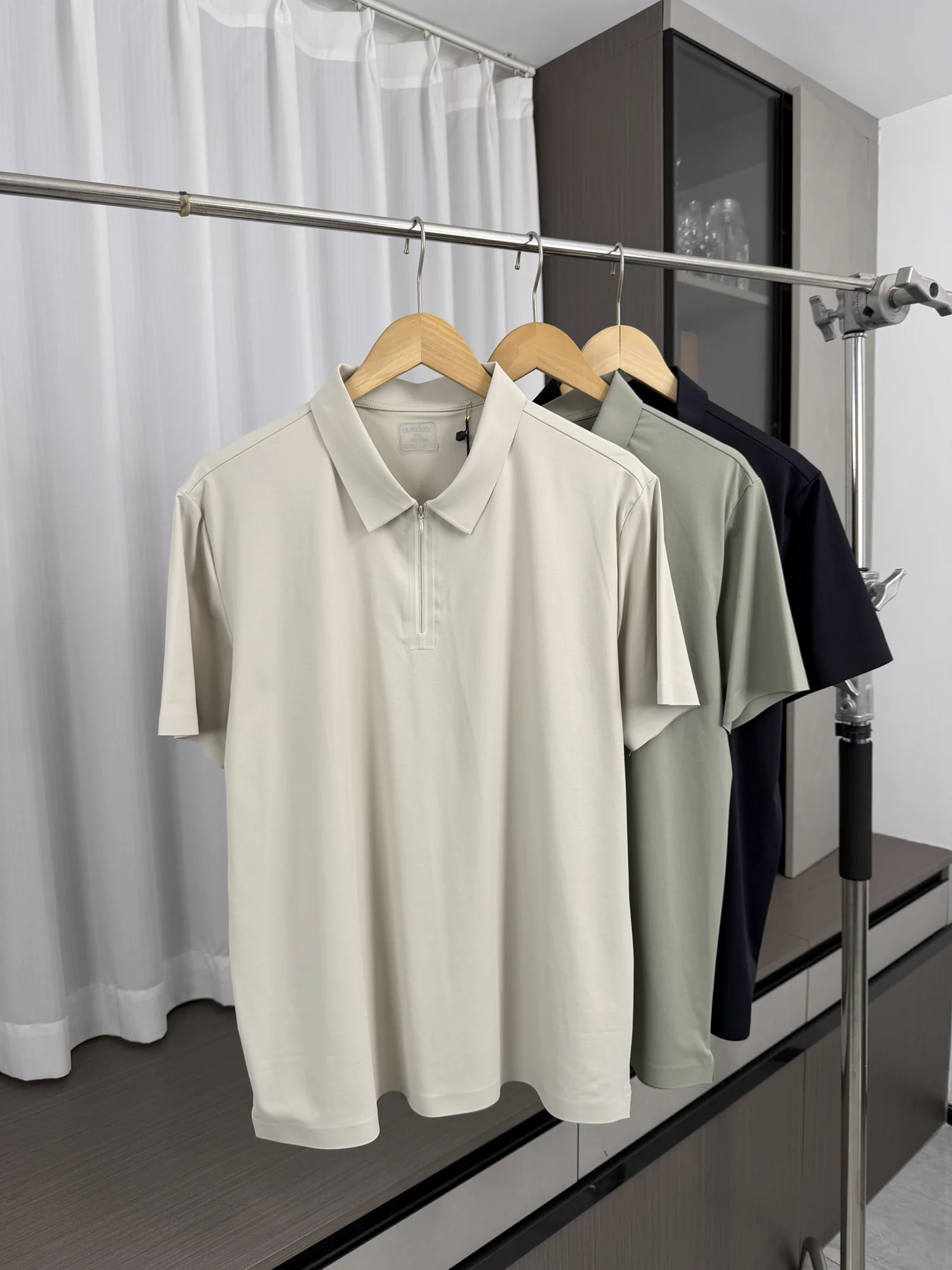 Men's Summer Breathable Seamless Glued Half Zip Short Sleeve  Shirt Four Way Elastic Fashion Urban Casual Style Standard Fit