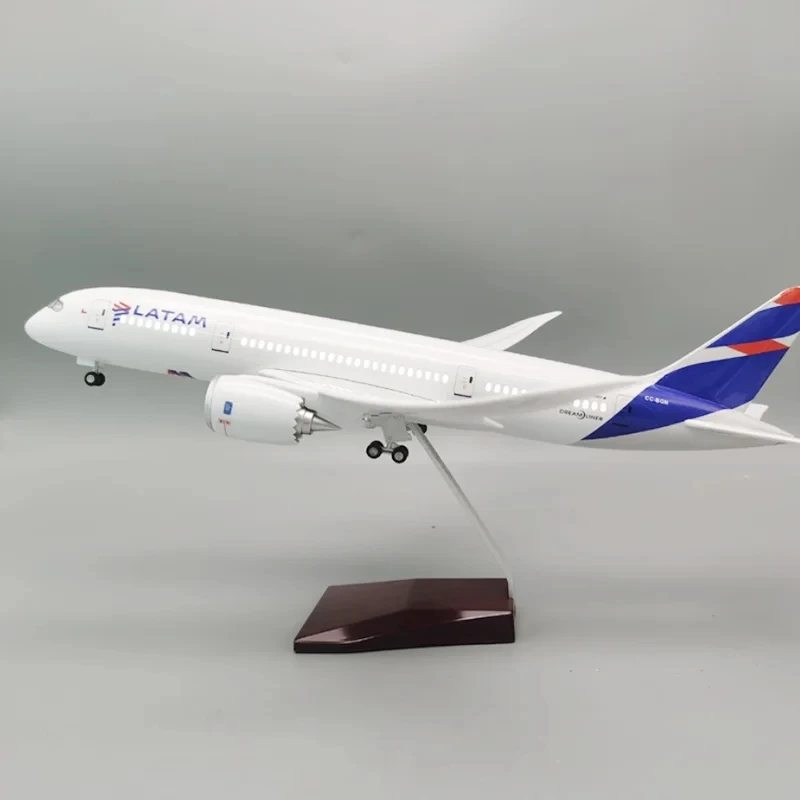 

1/130-47CM Chile LATAM Airline Airplane Model Toy 787 B787 Dreamliner Aircraft Plastic Resin Replica Plane Model Toy Collection