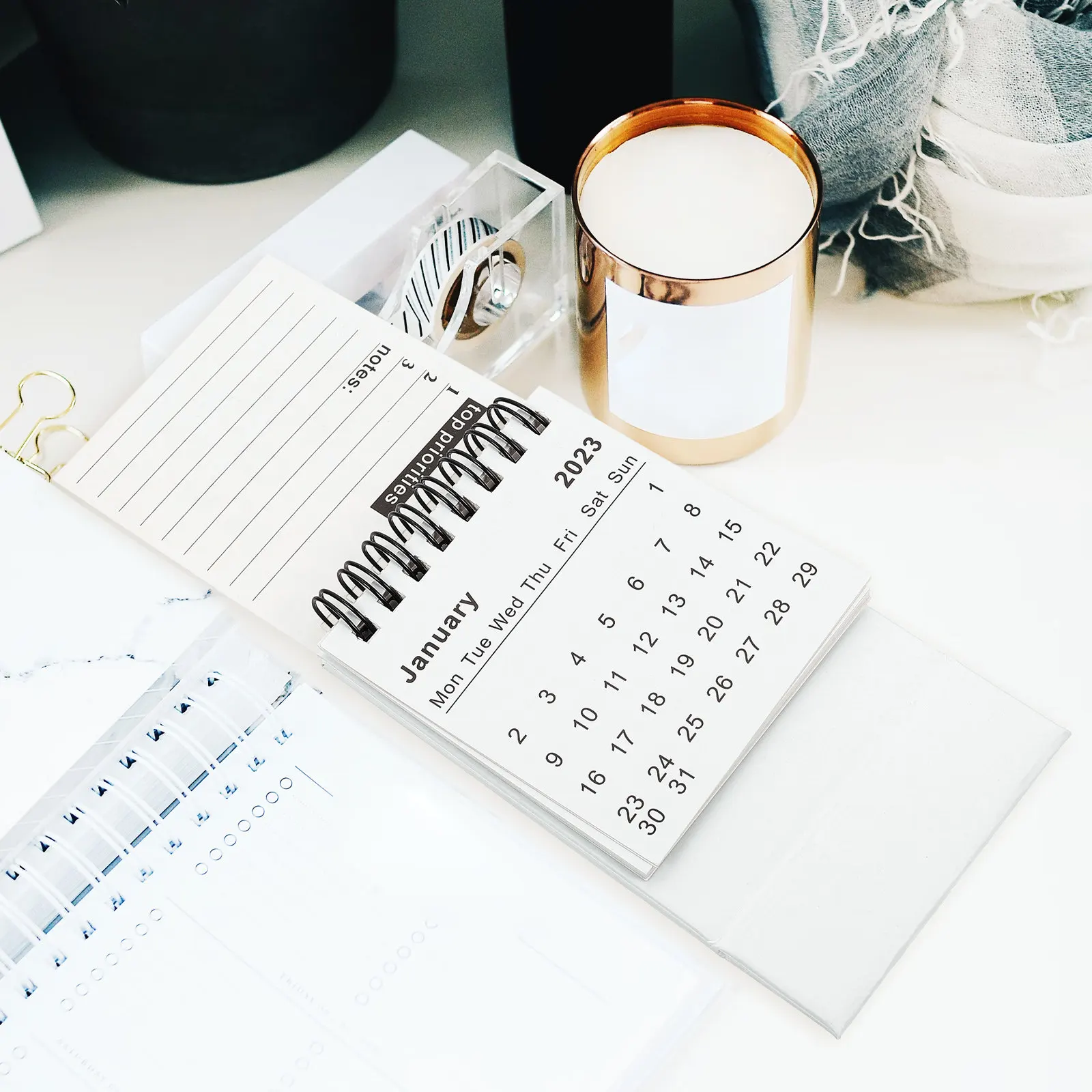 

Mini Desk Calendar 2023 Decorative Paper Planner Calendar Classic Creative Coil Design Schedule Planner for Home Office Desktop