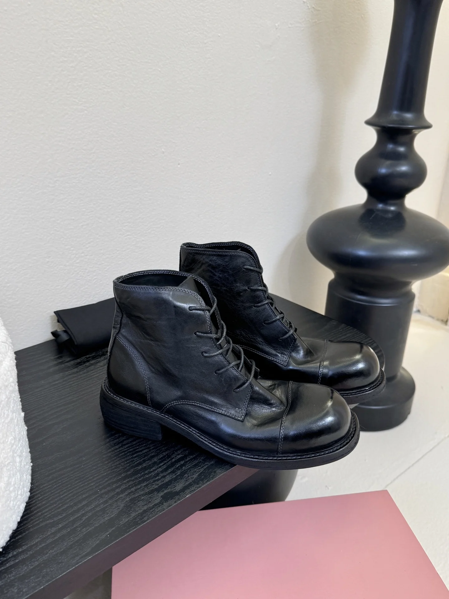 

Women Handmade Washed Retro Leather Ankle Boots Black Thick Sole Lace-up High-end shoes