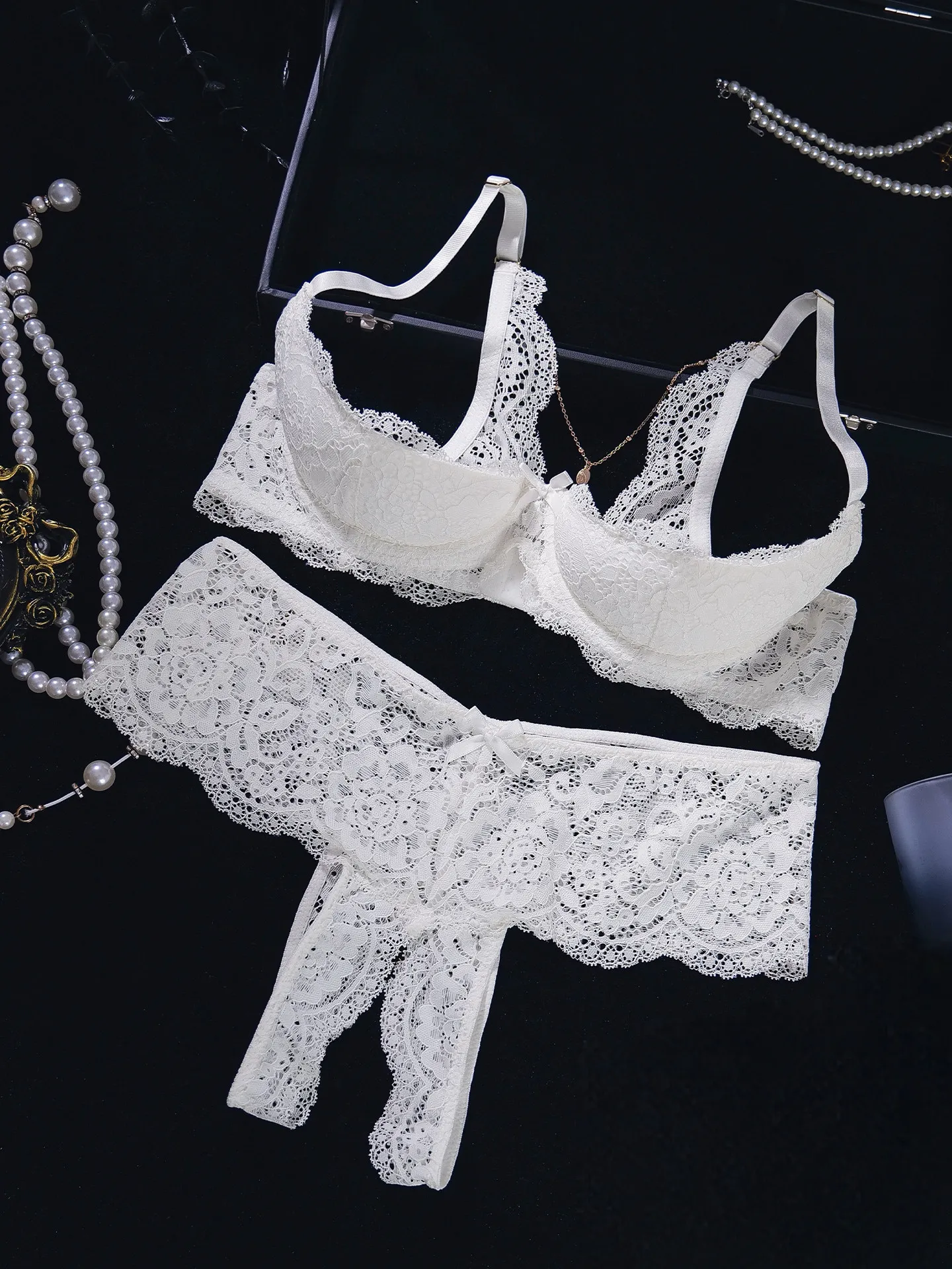 Sexy bra set with 1/4‑cup desi - огляд і ціна Underwire Bra Padded