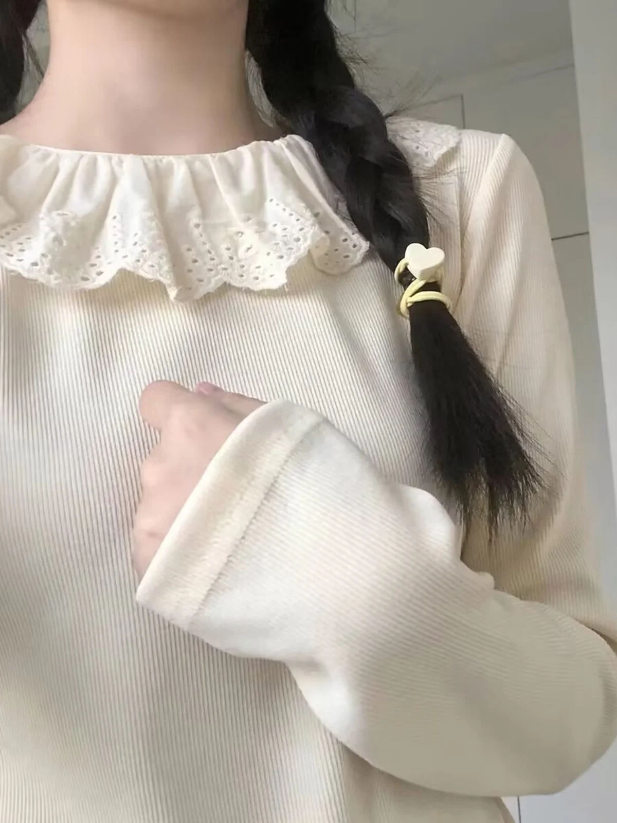 เสื้อยืดคอตตอนเนื้อนุ่ม ทรงเข้ารูป แขนยาว แต่งลูกไม้สไตล์ญี่ปุ่น สำหรับใส่เป็นเสื้อตัวใน นักเรียน นักศึกษา  ฤดูใบไม้ร่วง ฤดูหนาว