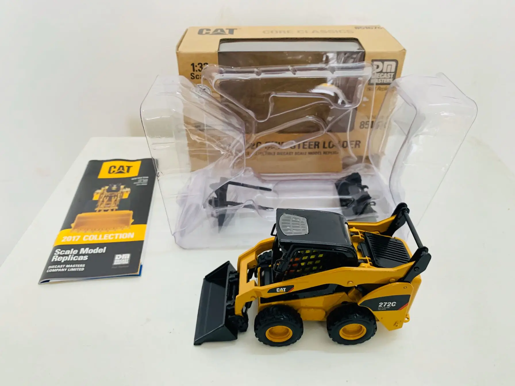 DM 272C Skid Steer Loader 1:32 Scale Metal By DieCast Masters 85167C Collectible Model New in Box