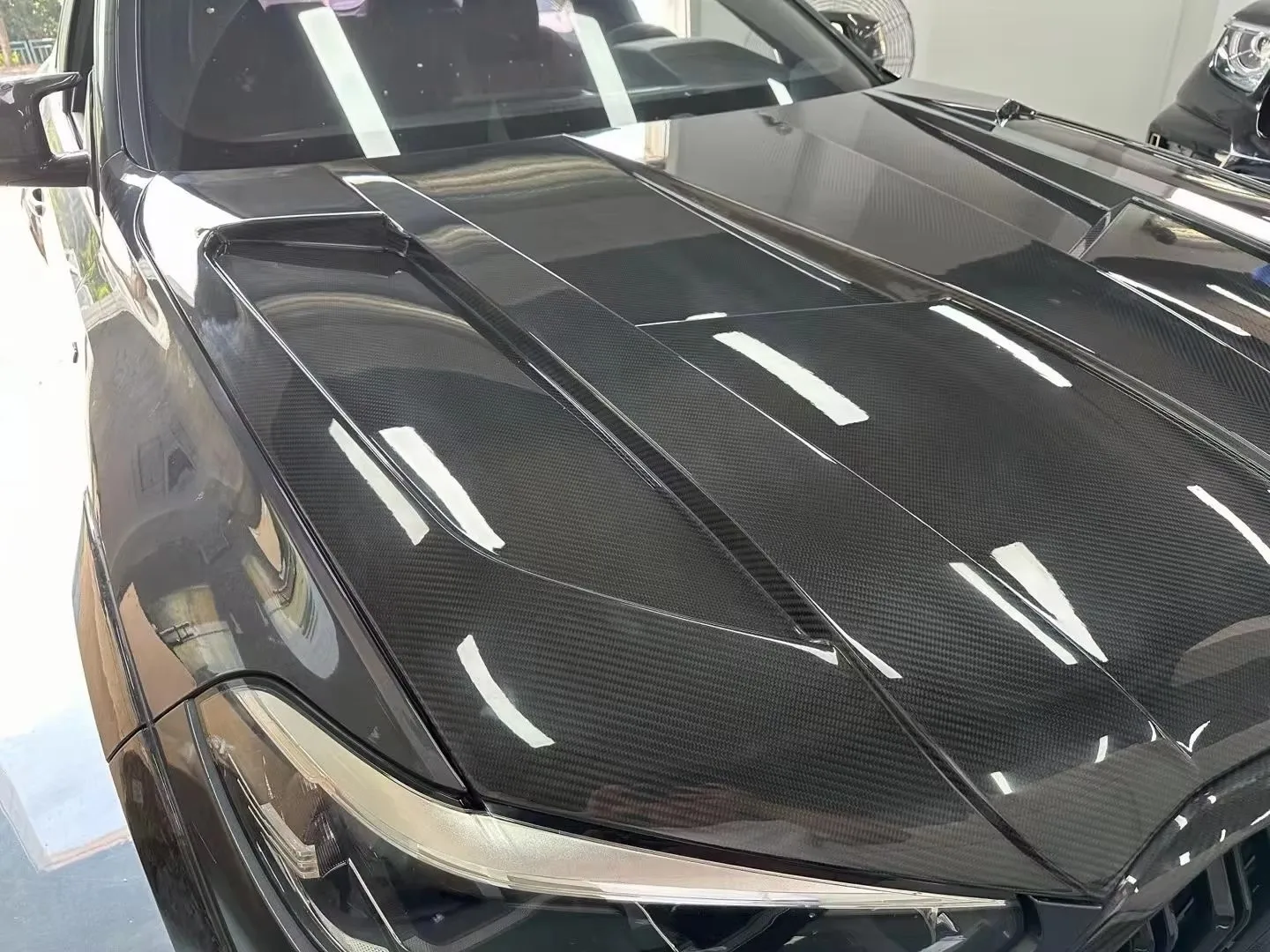 Top Material Car Hood G05 G06 FD Engine Hood Suitable for BMW X5M X6M F95 F96 Dry Carbon Engine Hood 6