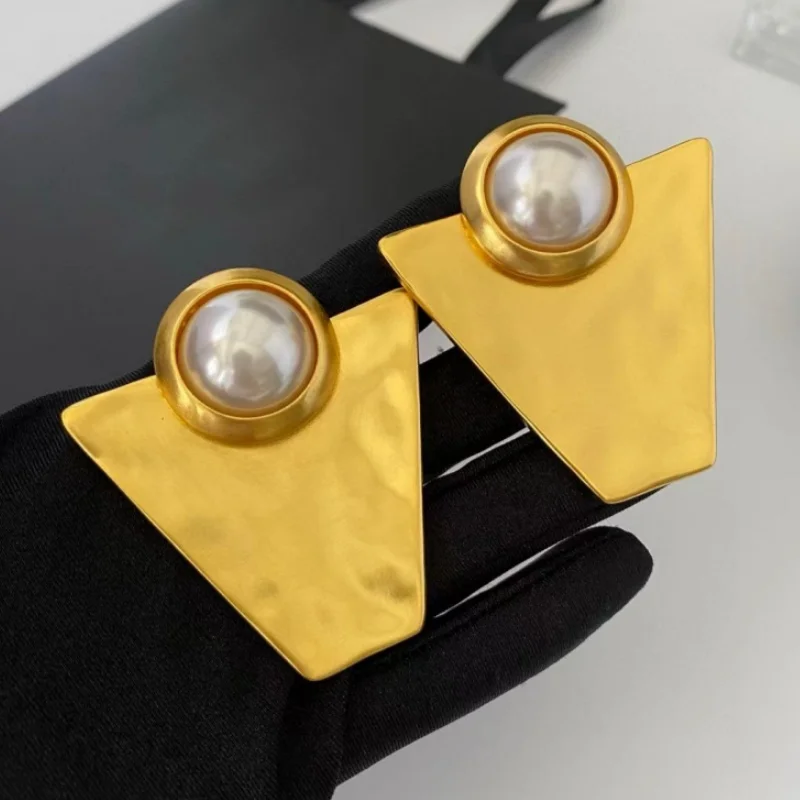 

Gazing JewelNew Europe and America Fashion Brass Gold Plated Geometric Pearl Big Earrings Top Quality Luxury Jewelry Party Trend