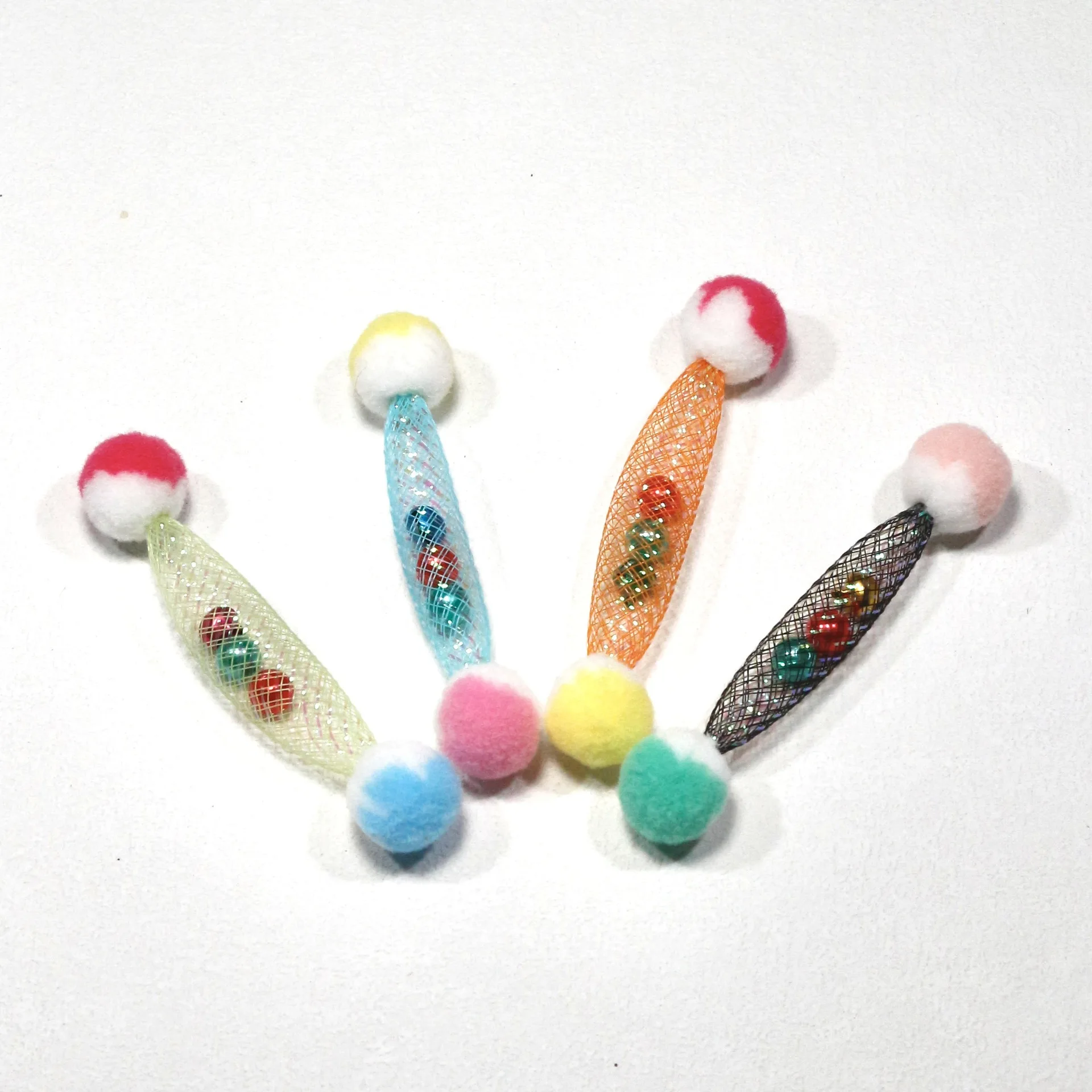Pelotas de felpa colores aleatorios – Juguete interactivo para gatos