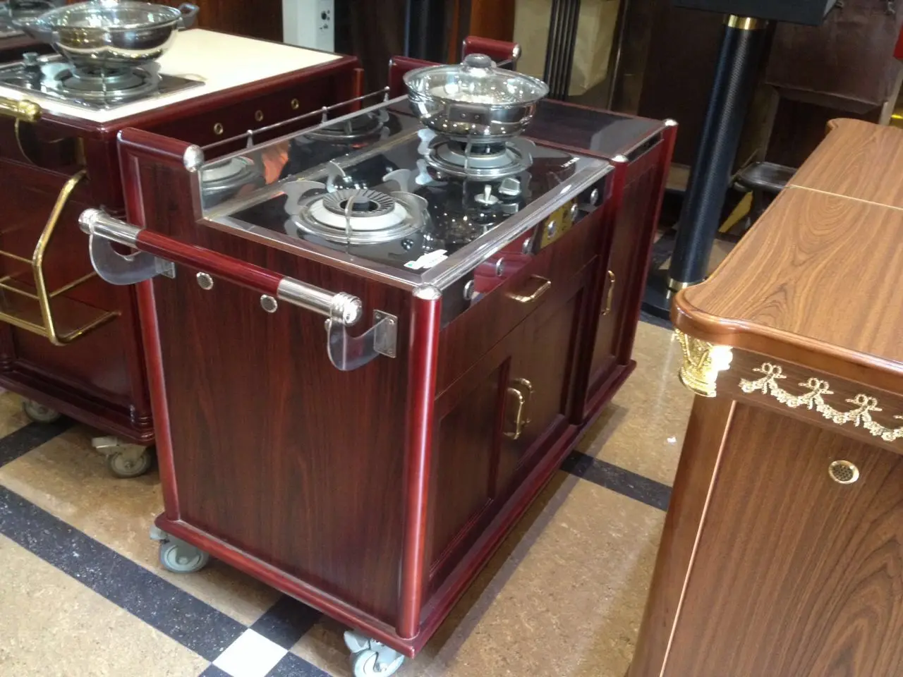 Luxury Red Moving Double Gas Stove Flambe Trolley Fireproof Board Large Cooking Food Cart Pot For Hotels Restaurant