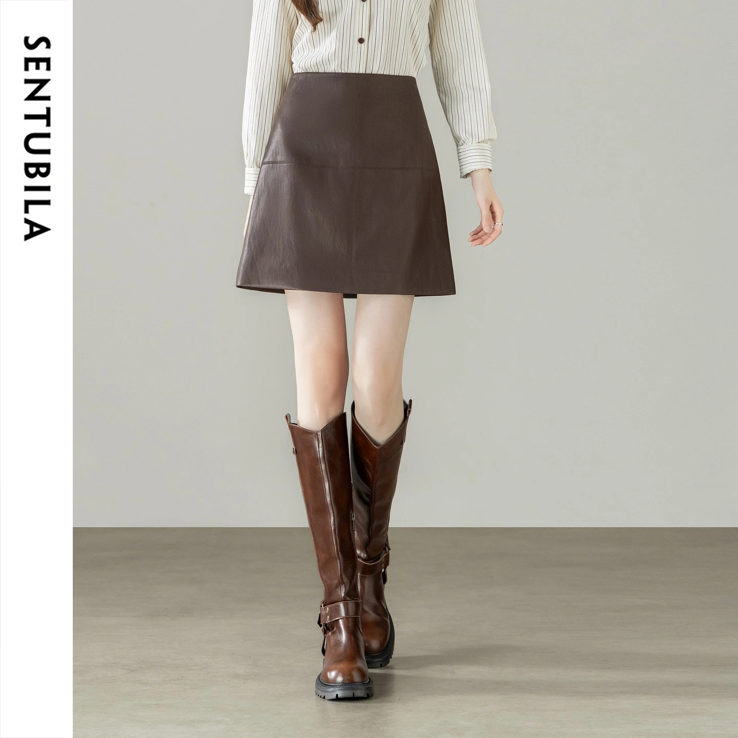 SENTUBILA Women Faux‑Leather Mini Skirt 2026 Autumn Modern Urban Commuter Office Petite Slim Fit commuter Short Skirt 163QA8011