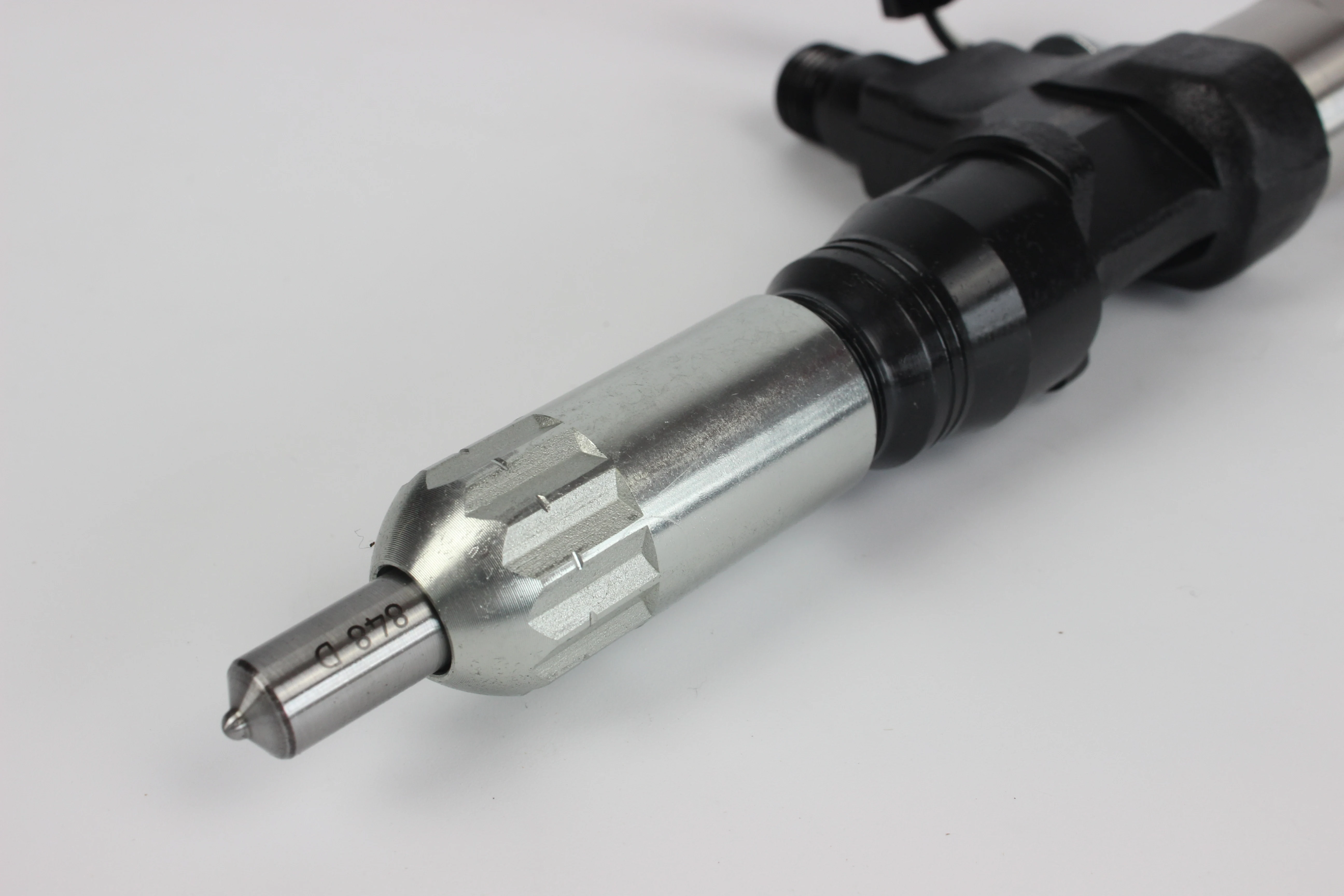 Excavator Parts SK200-8 SK210-8 Engine J05E095000-6353 Common Rail Fuel Injector 8976024854 Injector Nozzle